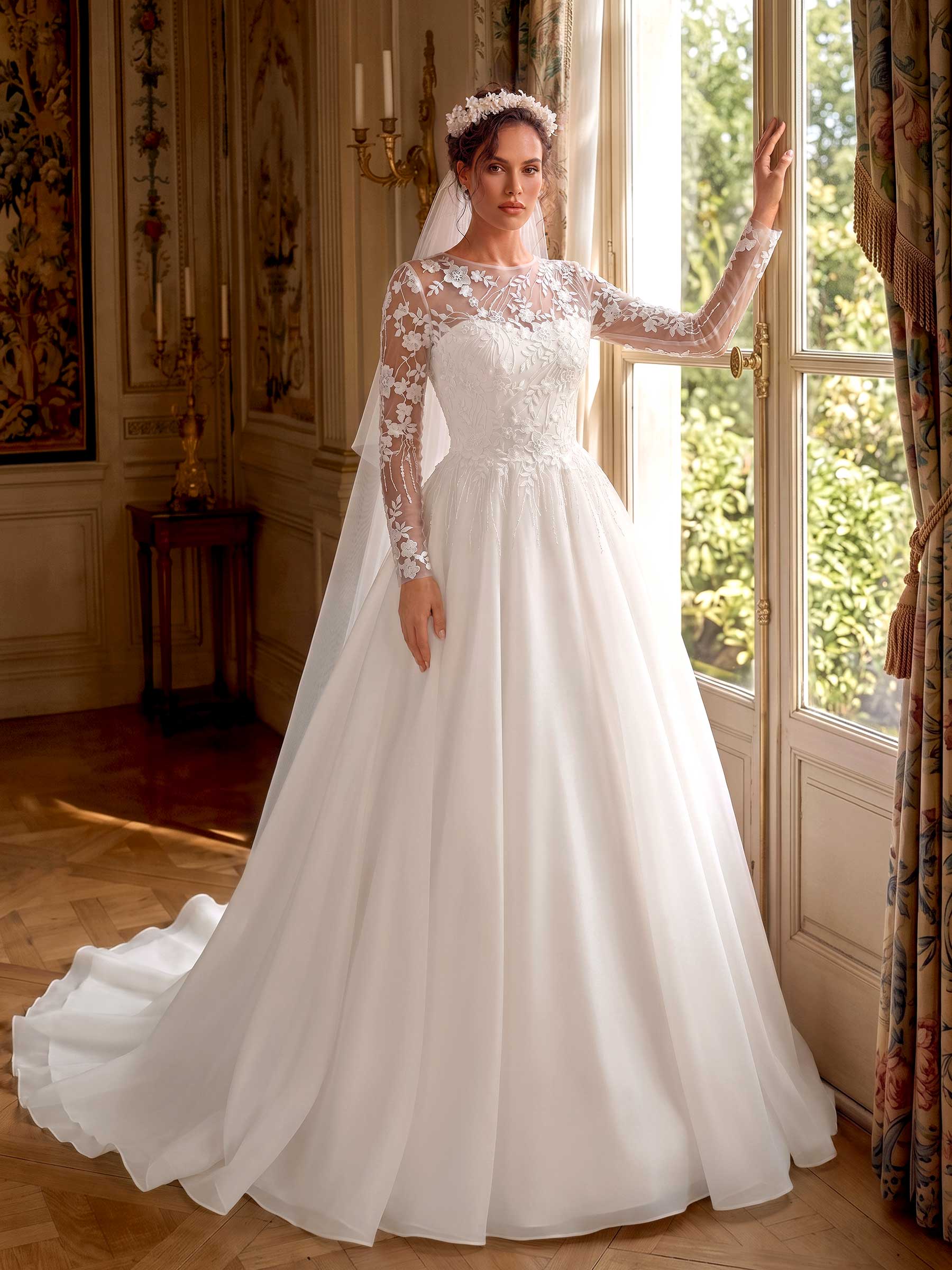 A-Line Scoop Neck Long Sleeves Sweep Train Lace/Satin Wedding Dresses With Appliques Lace in Ivory, US2