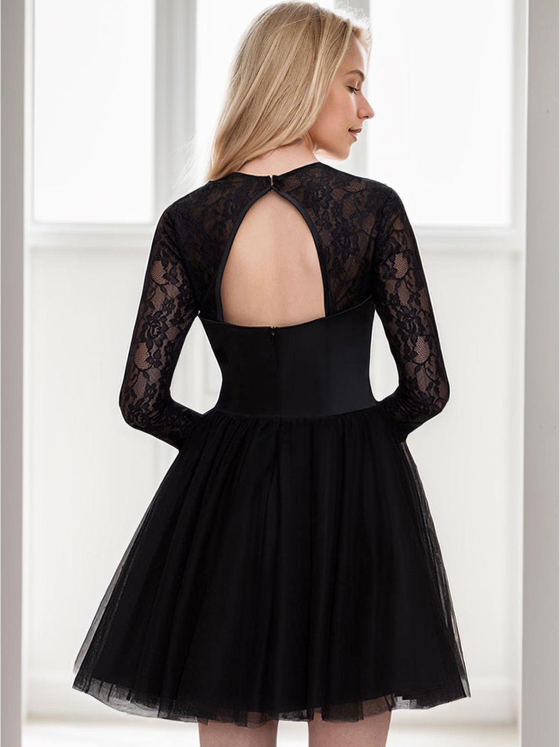 A-line Homecoming Dress Scoop Neck Long Sleeve Short/Mini Cocktail Dress