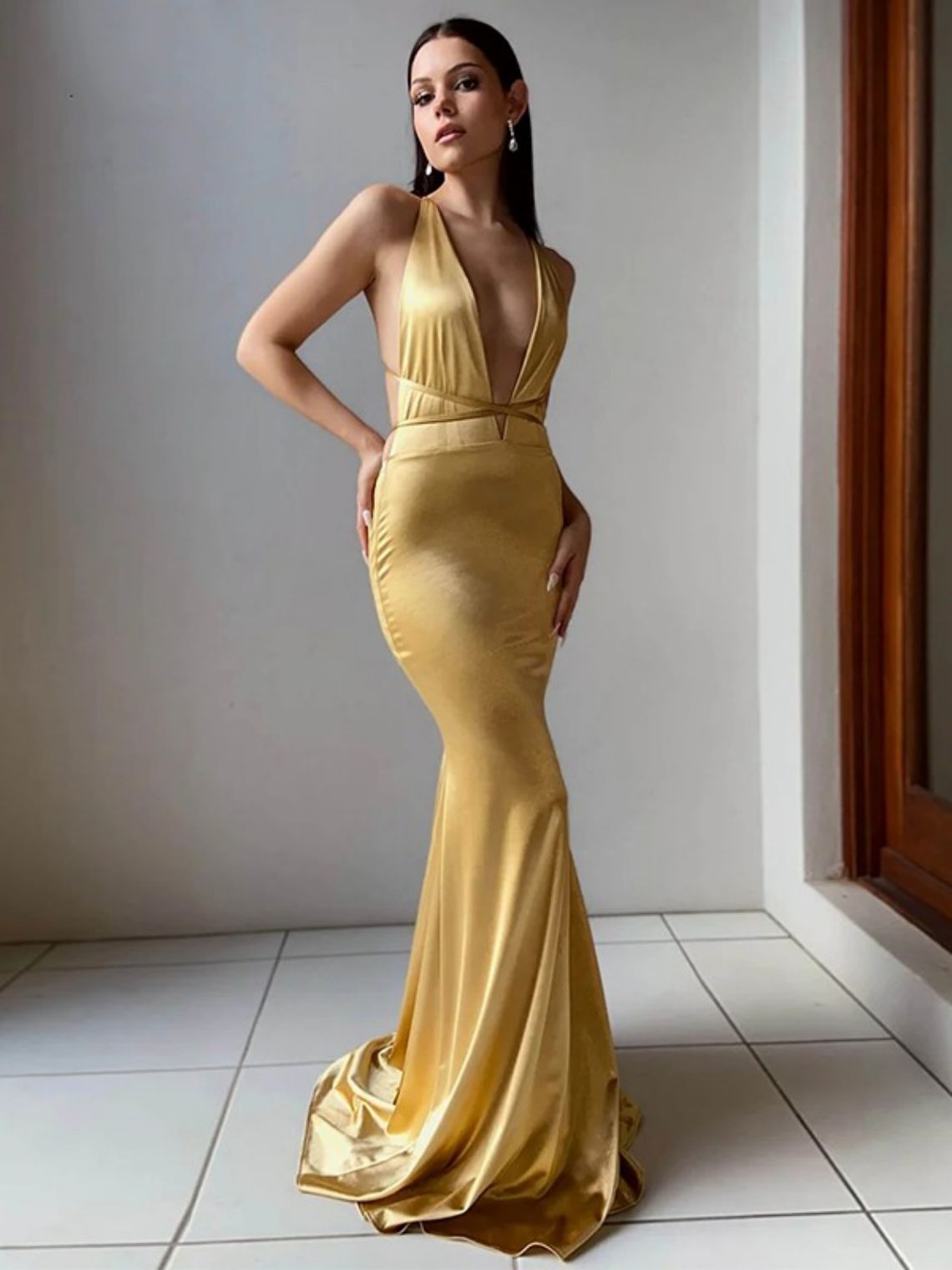 Sheath/Column Satin V-neck Sleeveless Sweep/Brush Train Dresses