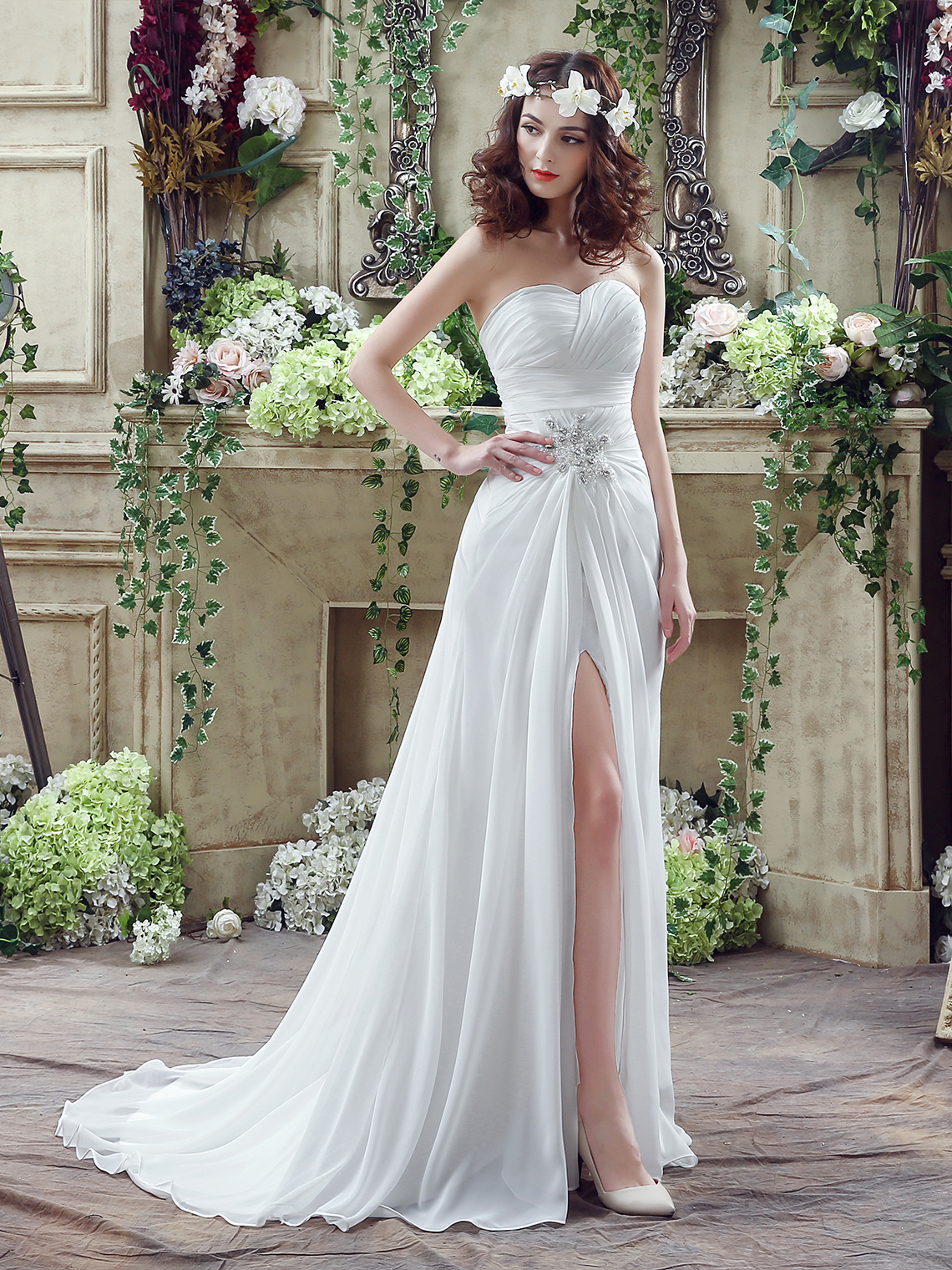 A-Line/Princess Sexy Split Wedding Dresses Chiffon Pleats with Beading