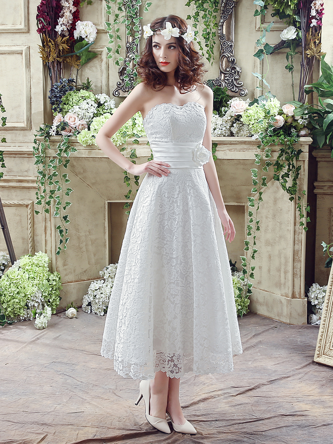 A-Line/Princess Elegant Bridal Reception Dresses Lace with Appliques