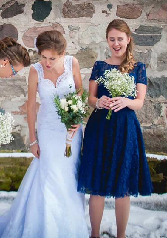 A-line Bateau Short Sleeve Knee-Length Lace Bridesmaid Dress