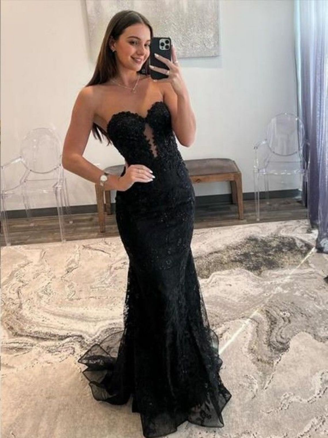Sheath/Column Lace Applique Sweetheart Sleeveless Sweep Train Dresses