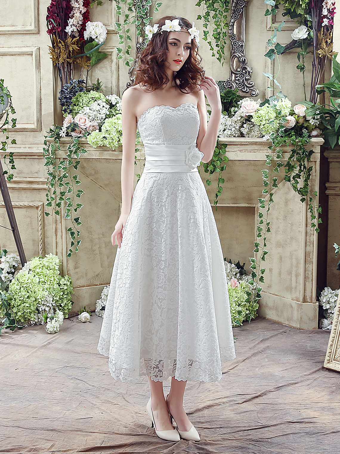 A-Line/Princess Elegant Bridal Reception Dresses Lace with Appliques