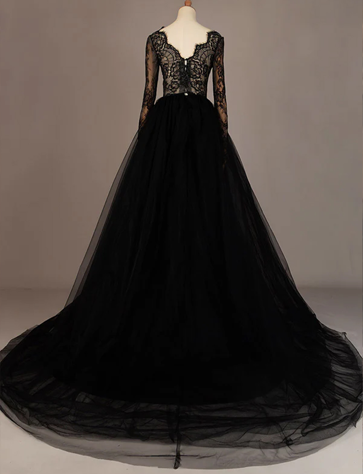 A-Line V-Neck Long Sleeves Lace Tulle Wedding Dresses With Lace