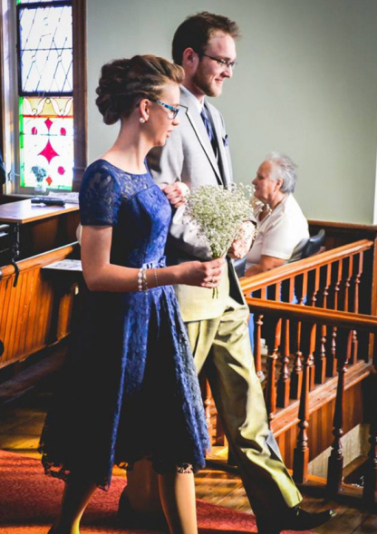 Dress A-line Bateau Short Sleeve Knee-Length Lace Bridesmaid Dress