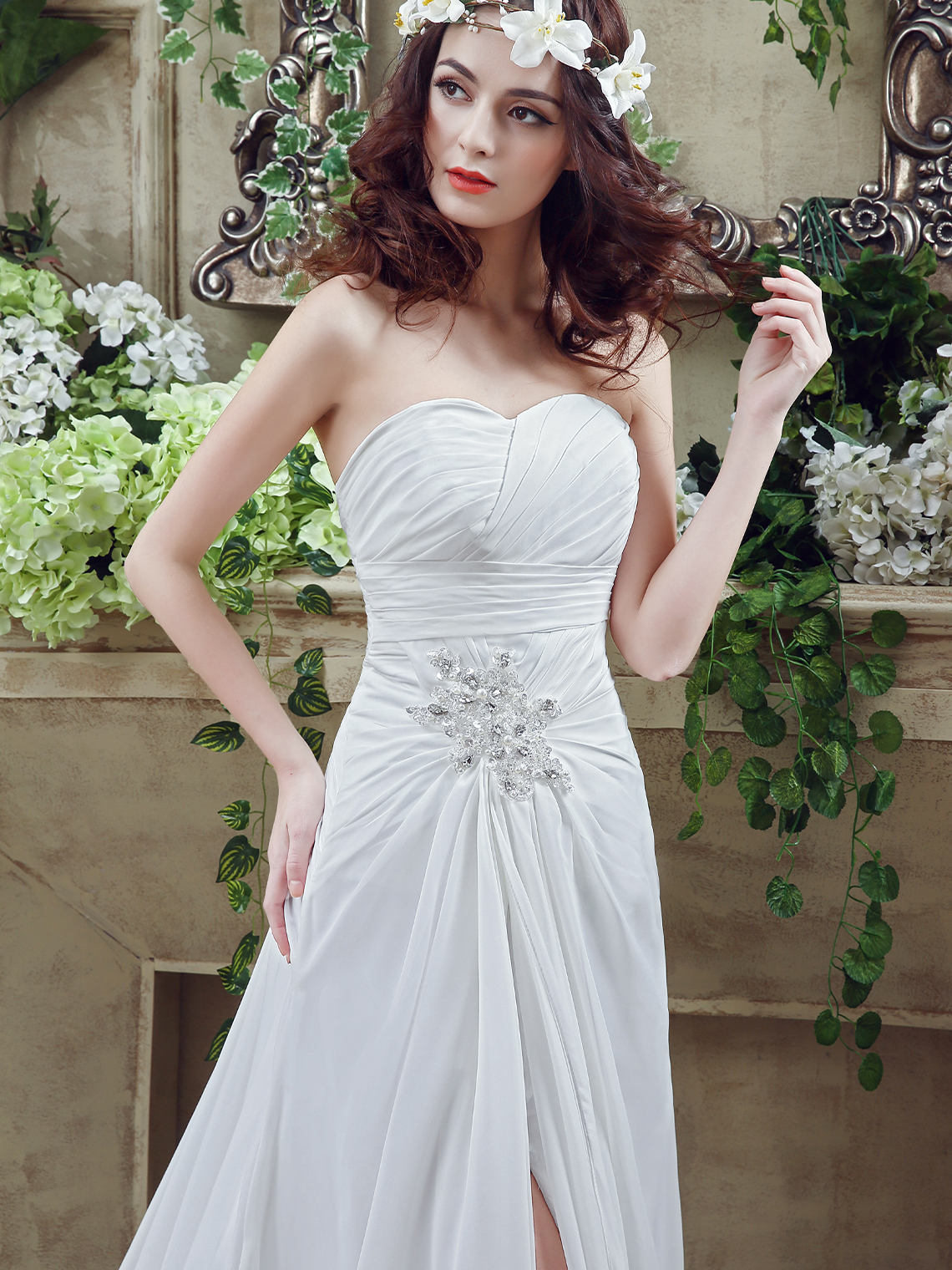 A-Line/Princess Sexy Split Wedding Dresses Chiffon Pleats with Beading