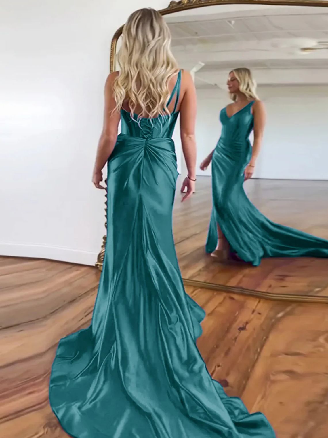 Mermaid Satin V-Neck Sweep/Brush Train Prom Dress With Split