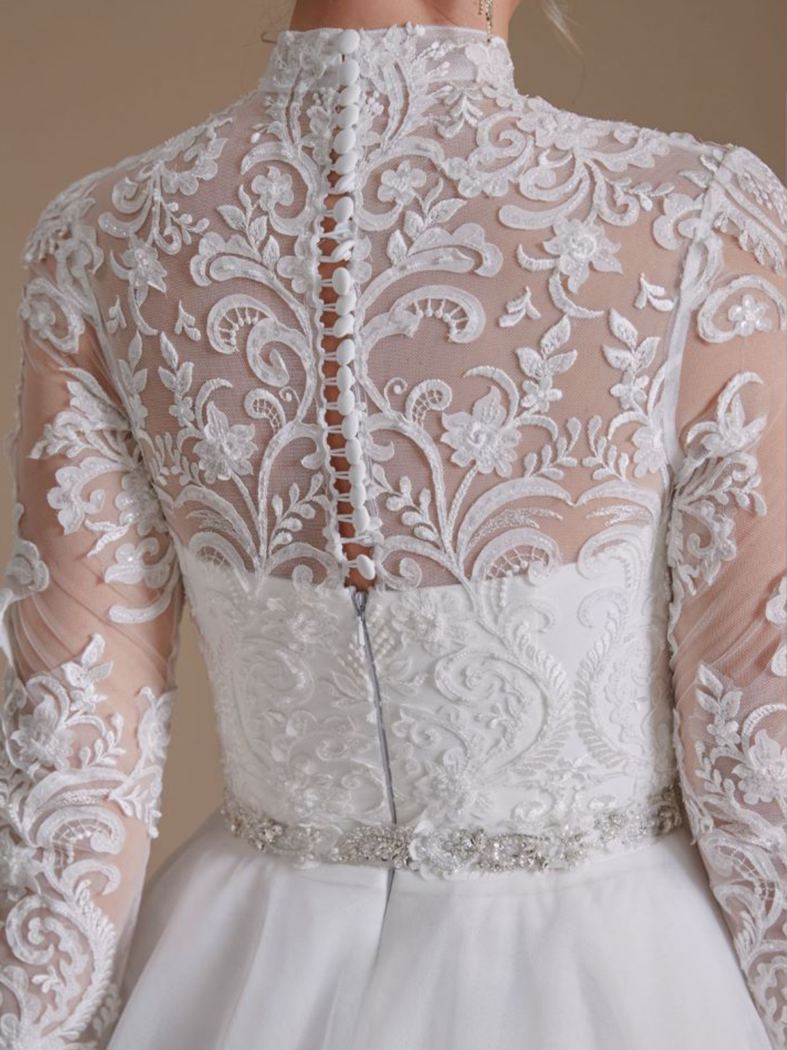 A-Line Elegant High Neck Appliques Sweep/BrushTrain Wedding Dresses