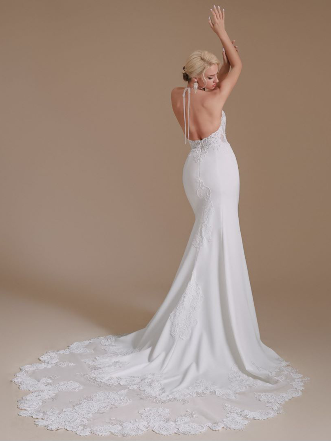 Trumpet/Mermaid Sexy Halter Sleeveless Chapel Train Wedding Dresses