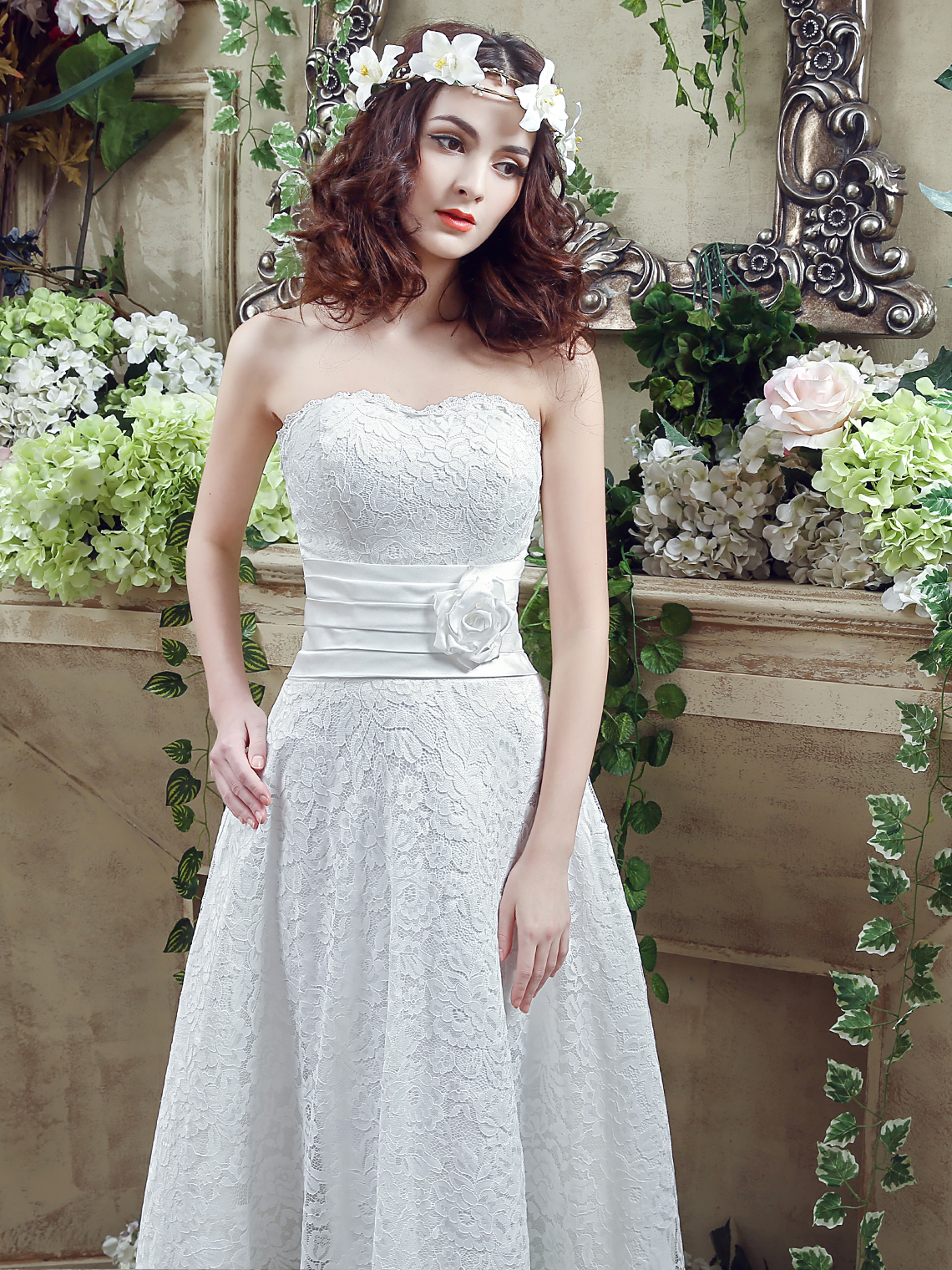 A-Line/Princess Elegant Bridal Reception Dresses Lace with Appliques