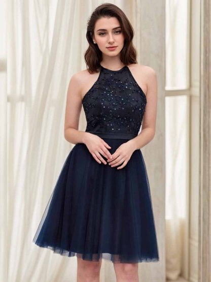 Dress A-line Halter Neck Knee Length Appliqued Sequins Homecoming Dress