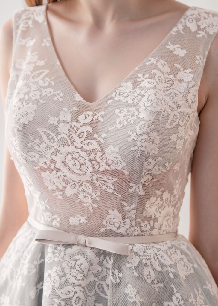 A-Line/Princess Sleeveless V-Neck Knee-Length Cocktail Homecoming Party Dress