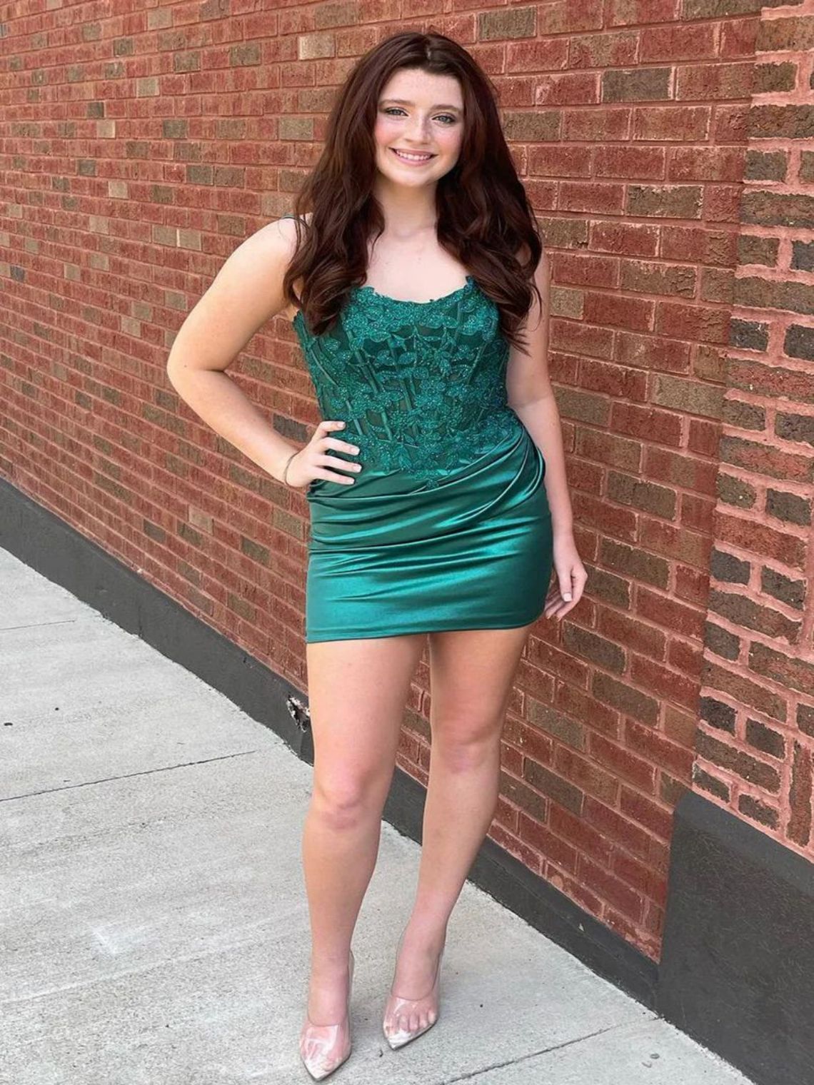 Sheath/Column Spaghetti Straps Corset Homecoming Dress with Appliques