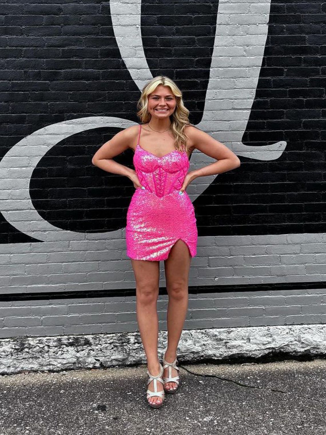 Party V Neck Sequins Bodycon Short Homecoming Dresses with Slit