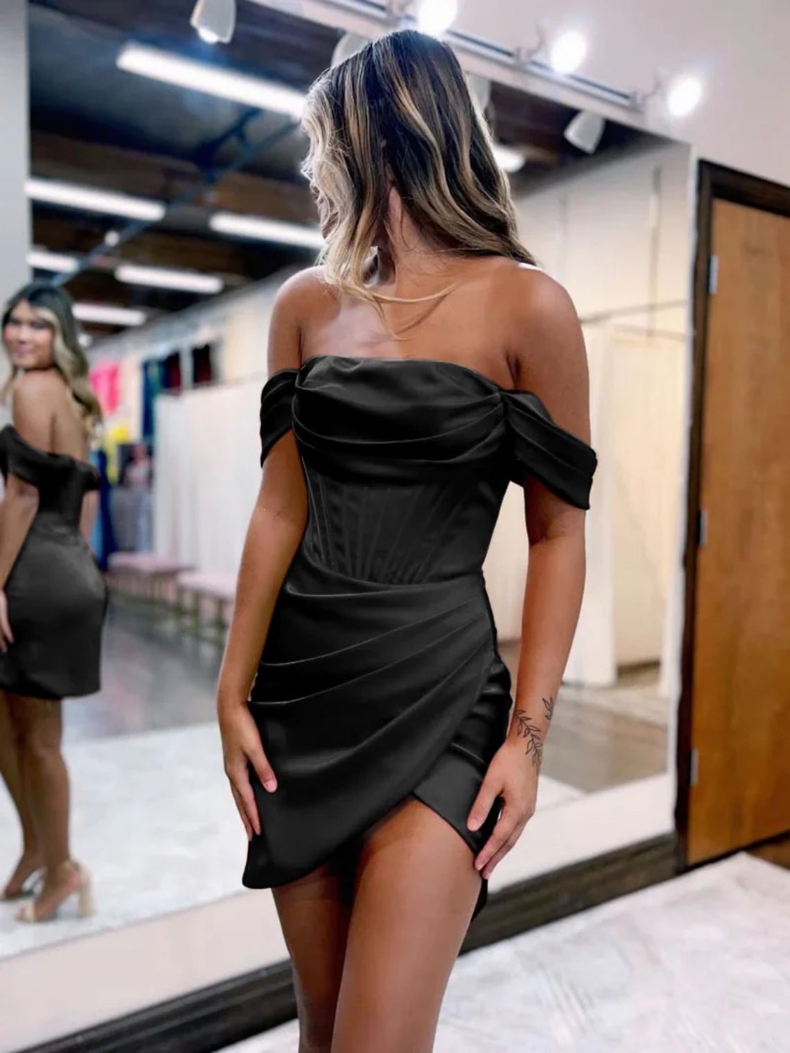 Bodycon Red Satin Off The Shoulder Short Homecoming Dress