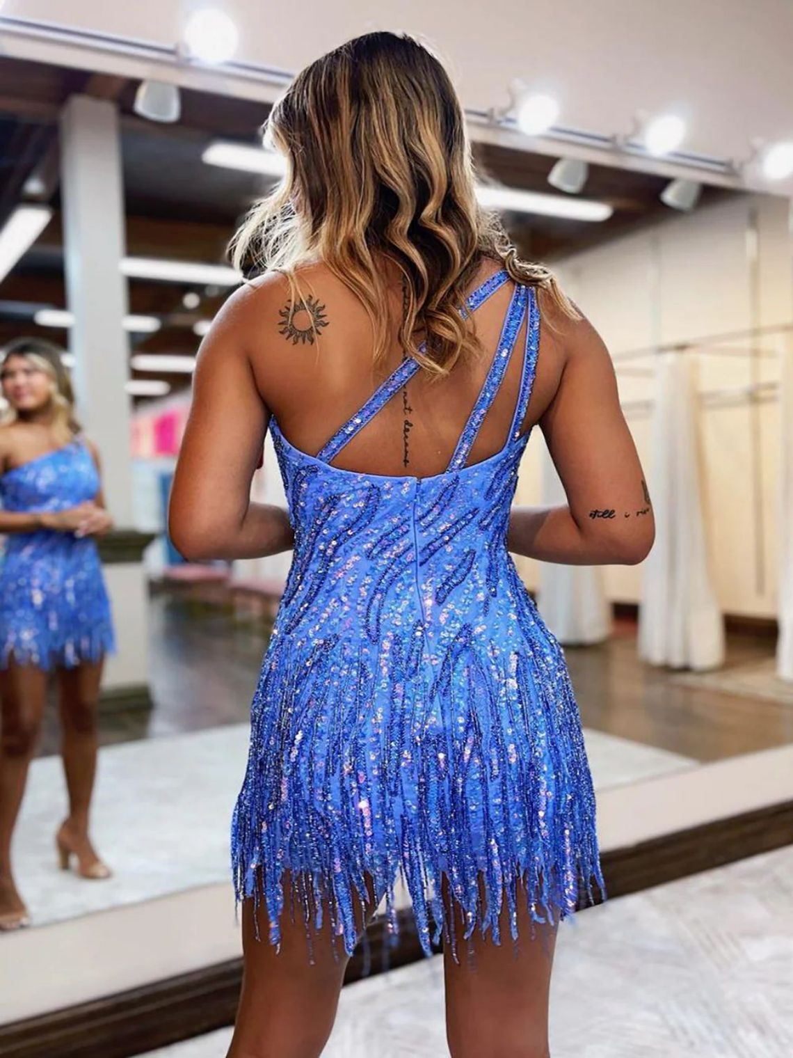 Sheath/Column One Shoulder Sequins Short Homecoming Dress with Tassel