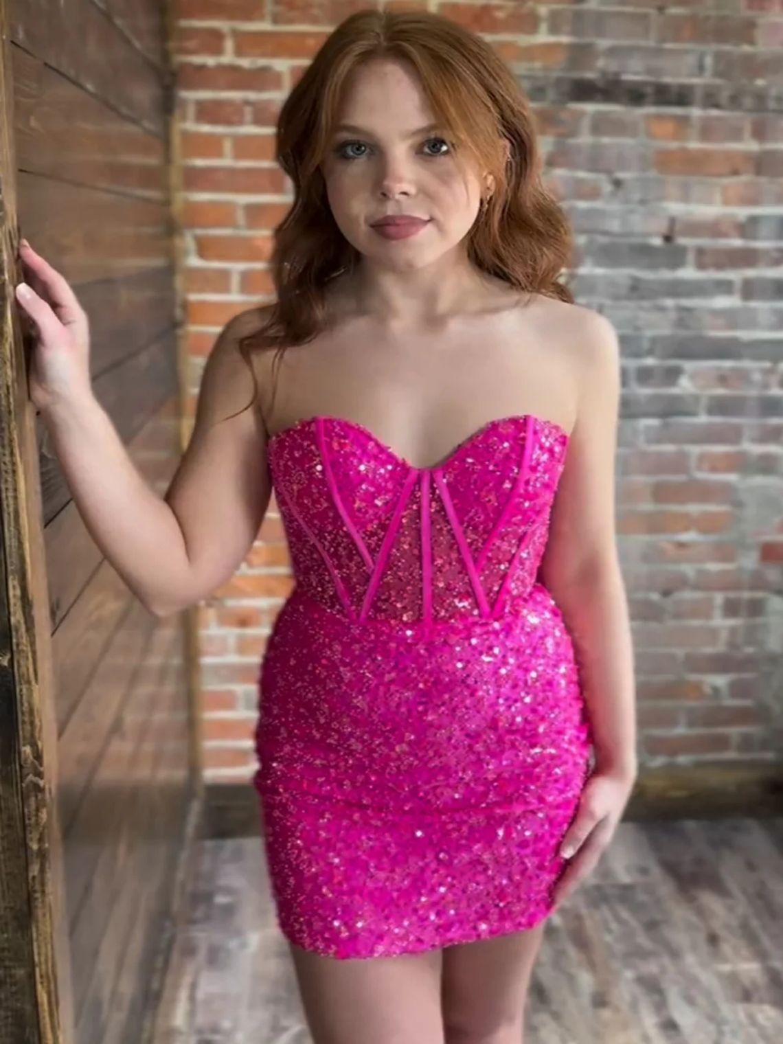 Sheath/Column Sparkly Sequin Sweetheart Bodycon Short Homecoming Dress