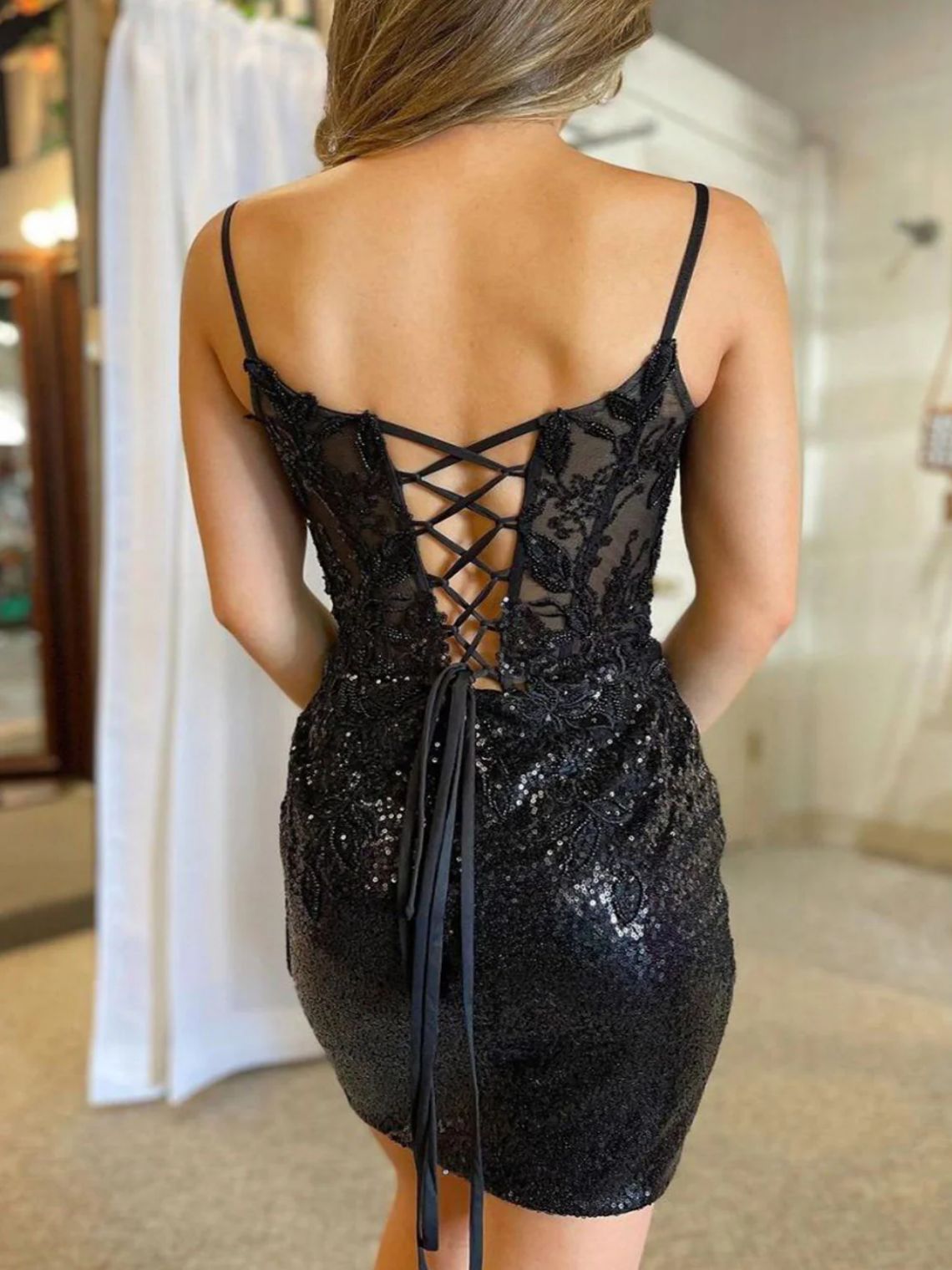 Sheath/Column Sparkly Black Sequin Short Tight Homecoming Dress