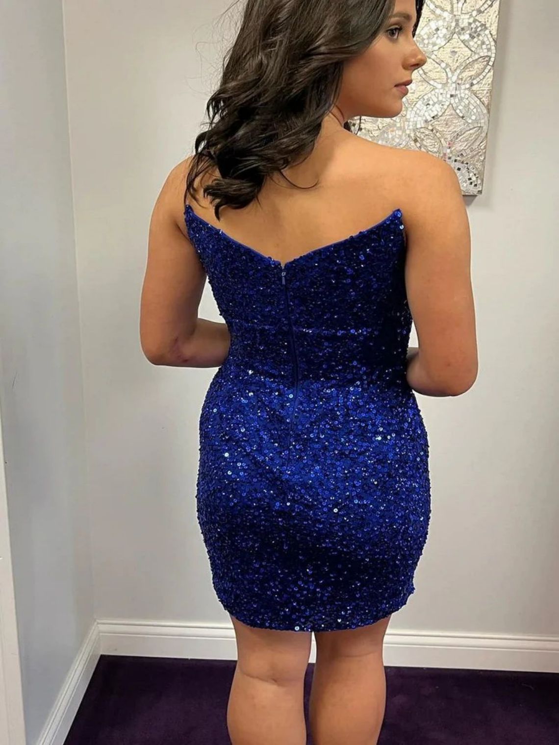 Sheath/Column Short/Mini Sleeveless V Neck Sequins Homecoming Dress