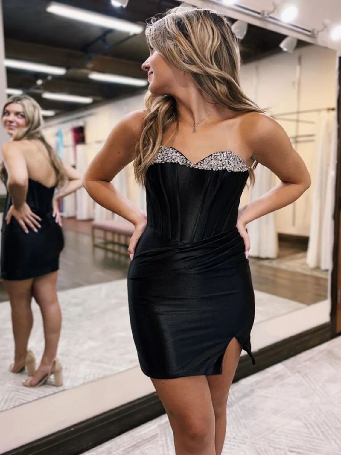 Sheath/Column Satin Bodycon Sweetheart Homecoming Dress With Split