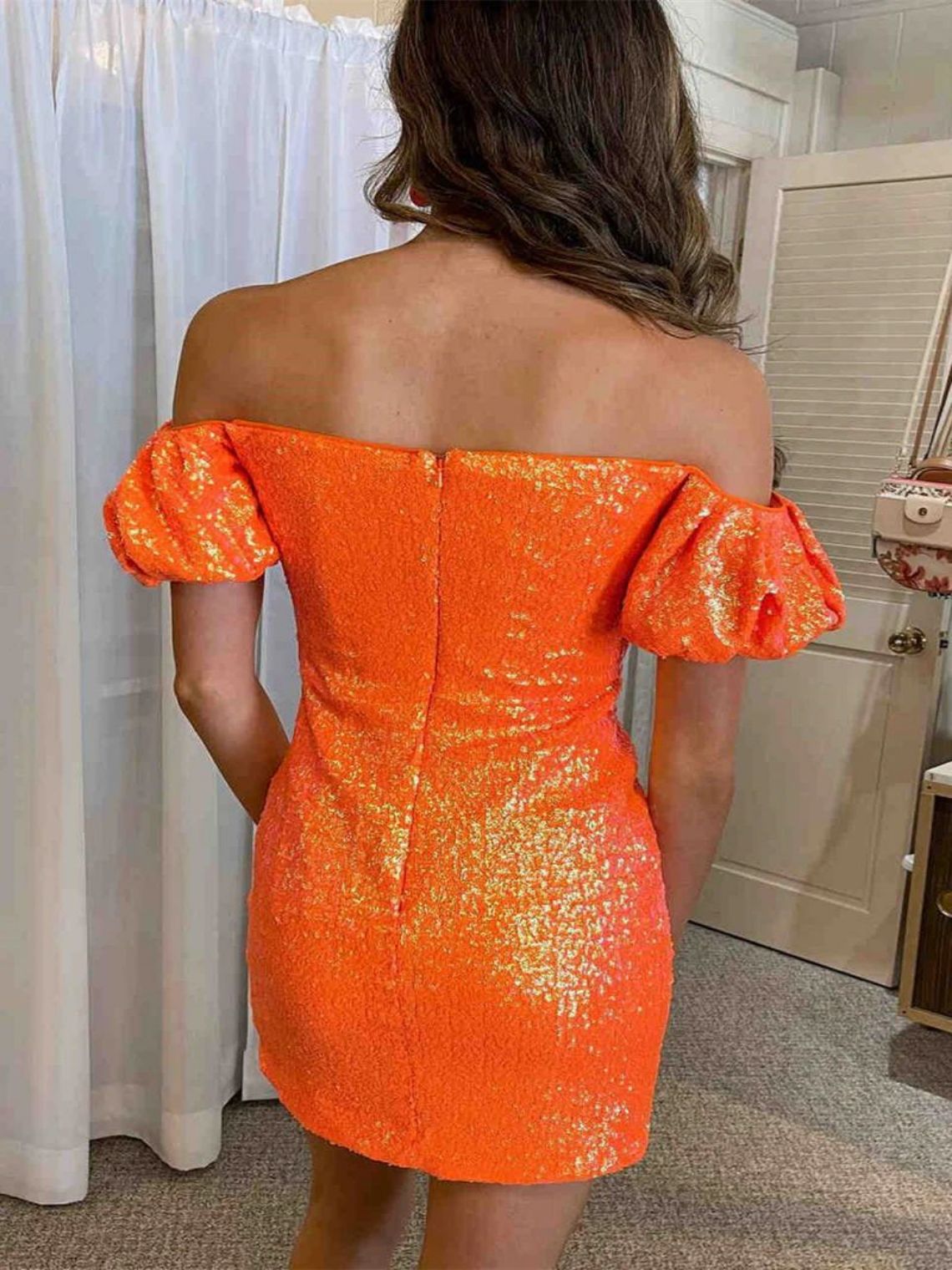 Sheath/Column Off-the-Shoulder Sequins Bodycon Homecoming Dress
