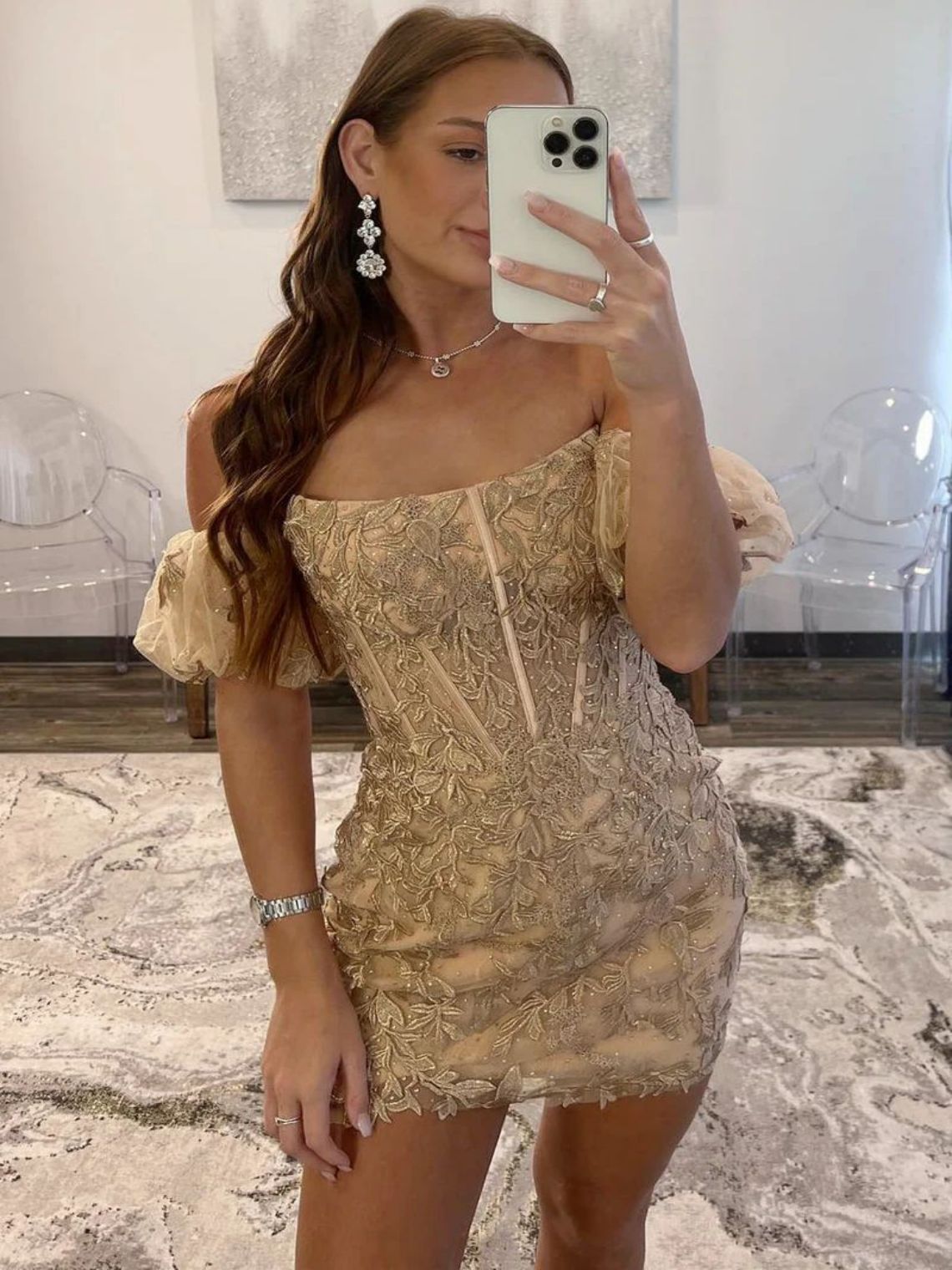 Sheath/Column Lace Strapless Homecoming Dress with Appliques