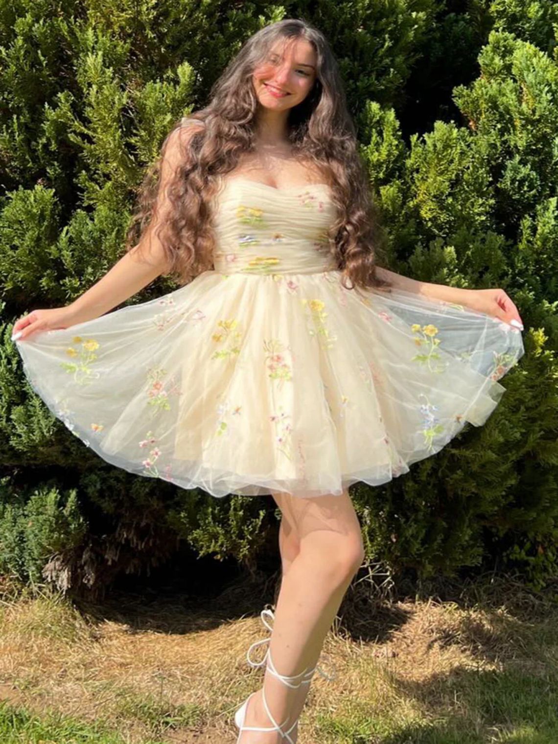 A-Line/Princess Short/Mini Floral Embroidery Homecoming Dress