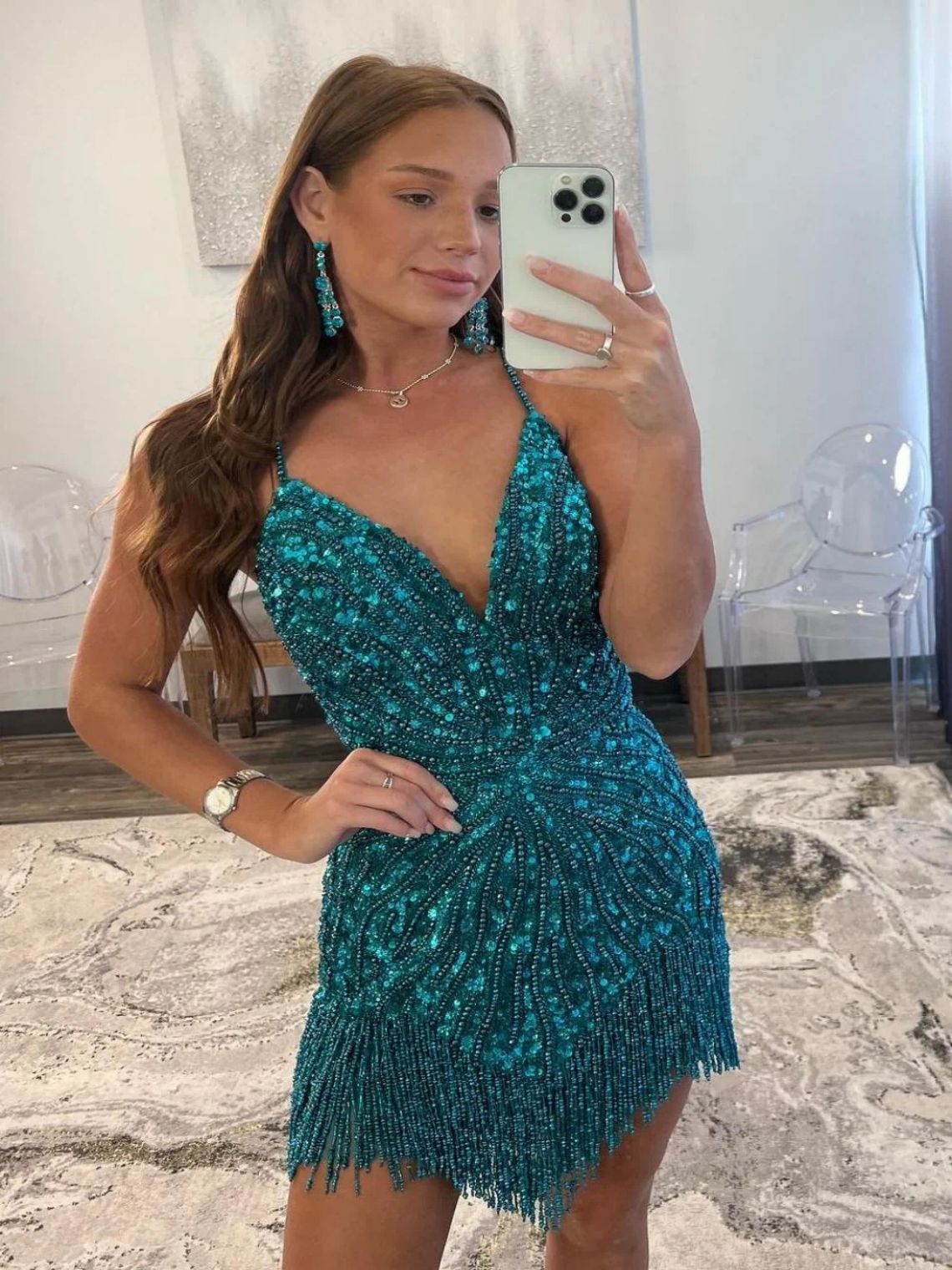 Sparkly Sheath/Column Sequins Short Homecoming Dress with Tassel