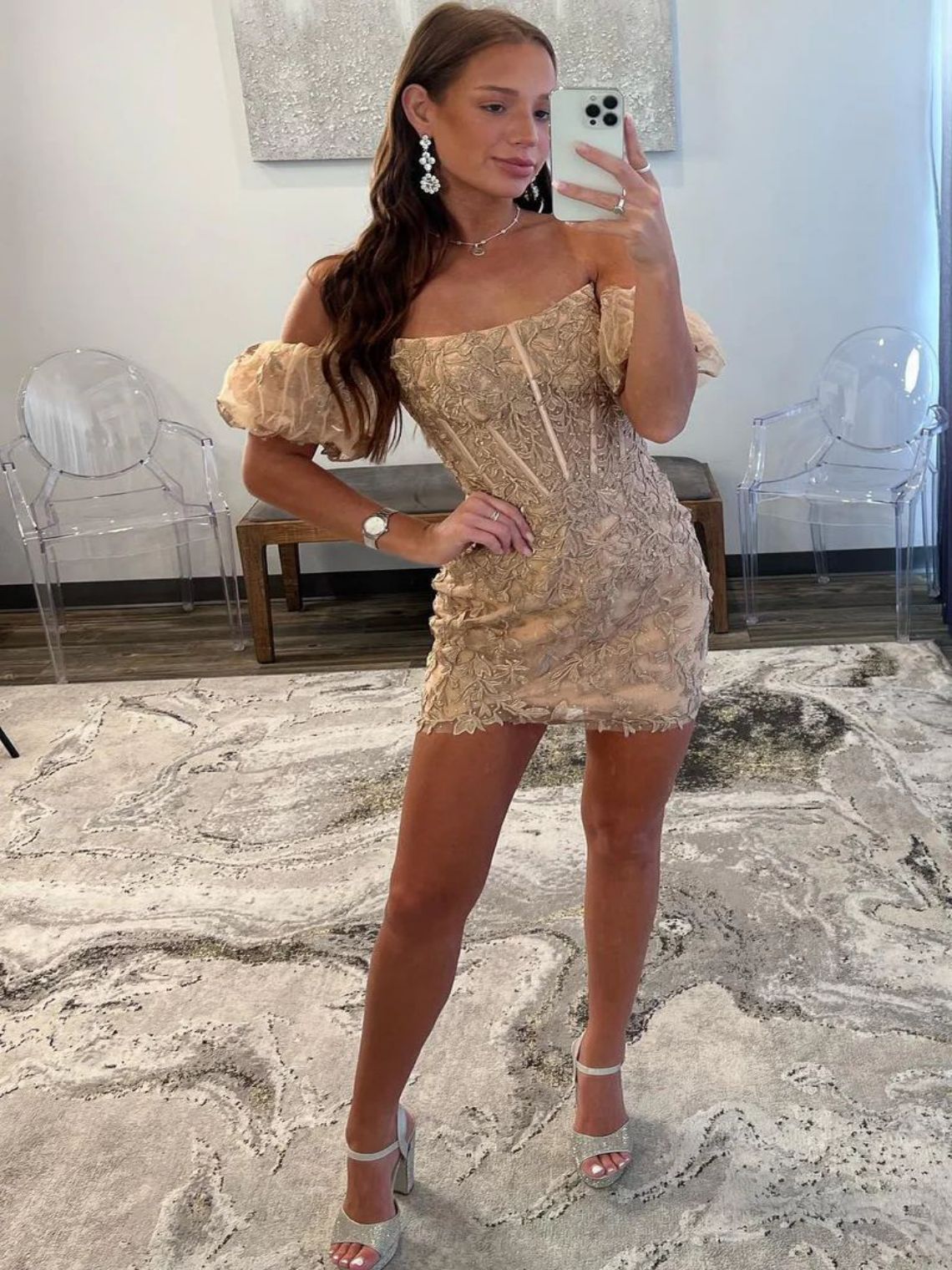Dress Sheath/Column Lace Strapless Homecoming Dress with Appliques