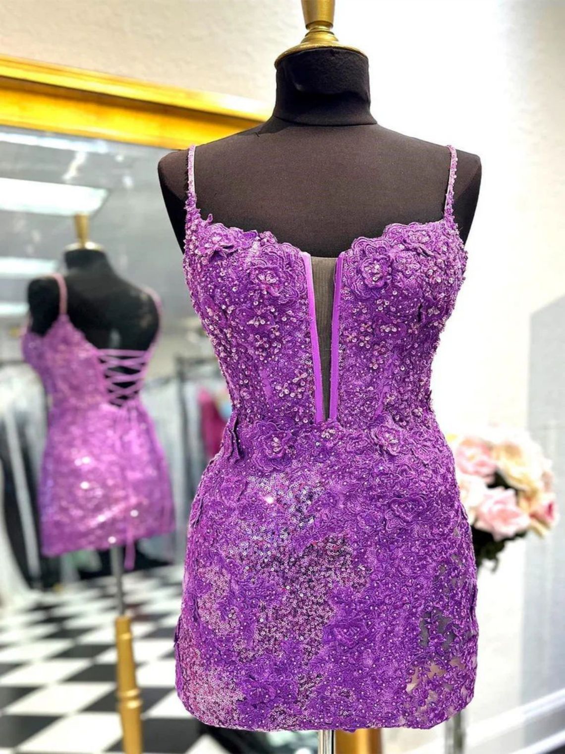 Sheath/Column Spaghetti Straps Sequined Lace Homecoming Dress