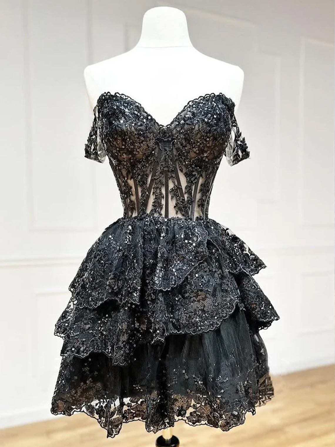 A-Line Sweetheart Tiered Short-Mini Homecoming Dress
