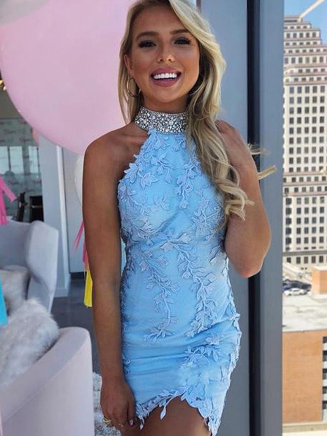 Sheath/Column High-Neck Short/Mini Homecoming Dress With Appliqued