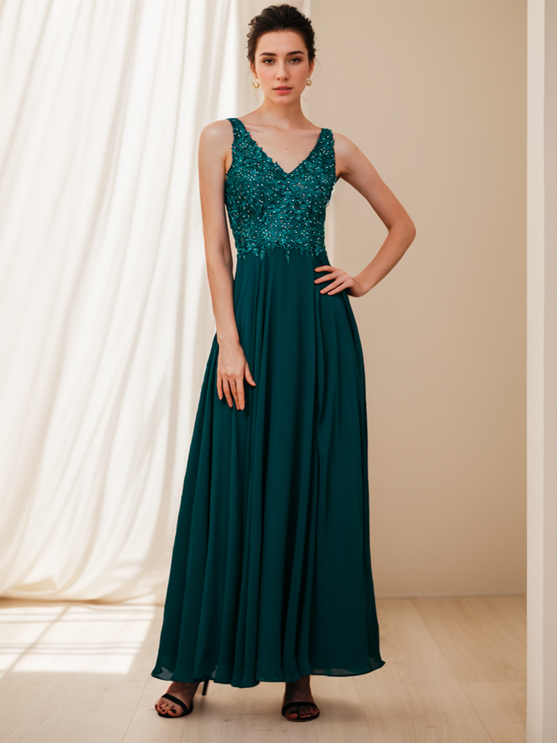 A-Line Prom Gown Evening Dress Floor Length Sleeveless V Neck Beading