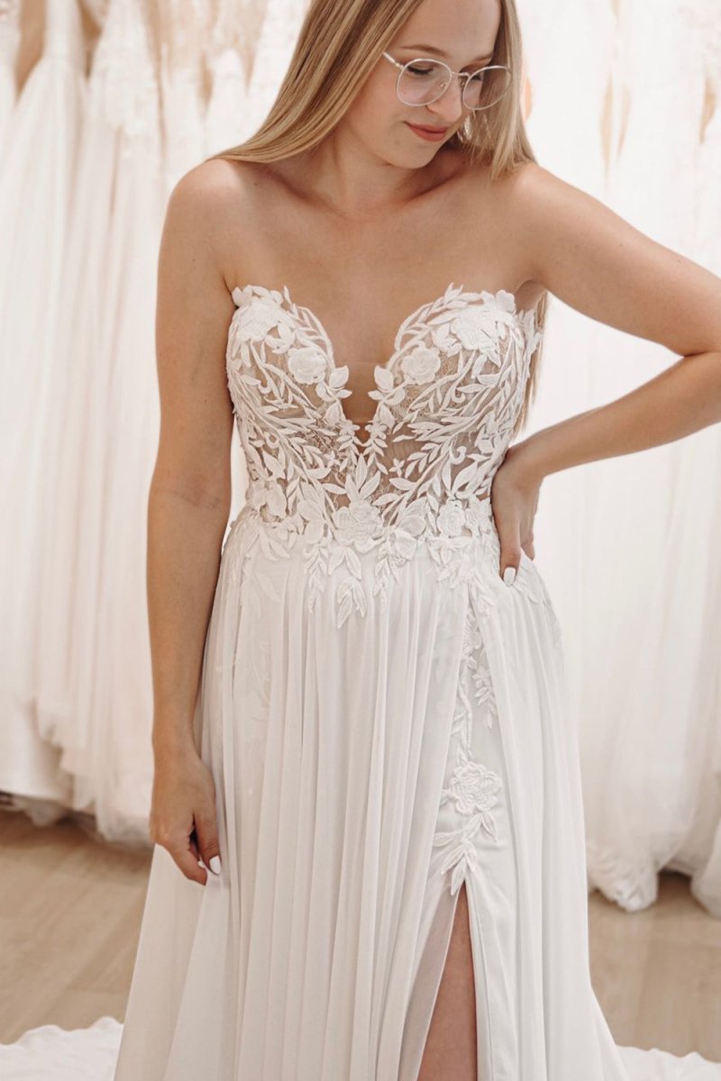 White Sweetheart Long Lace Boho Wedding Dresses with Slit
