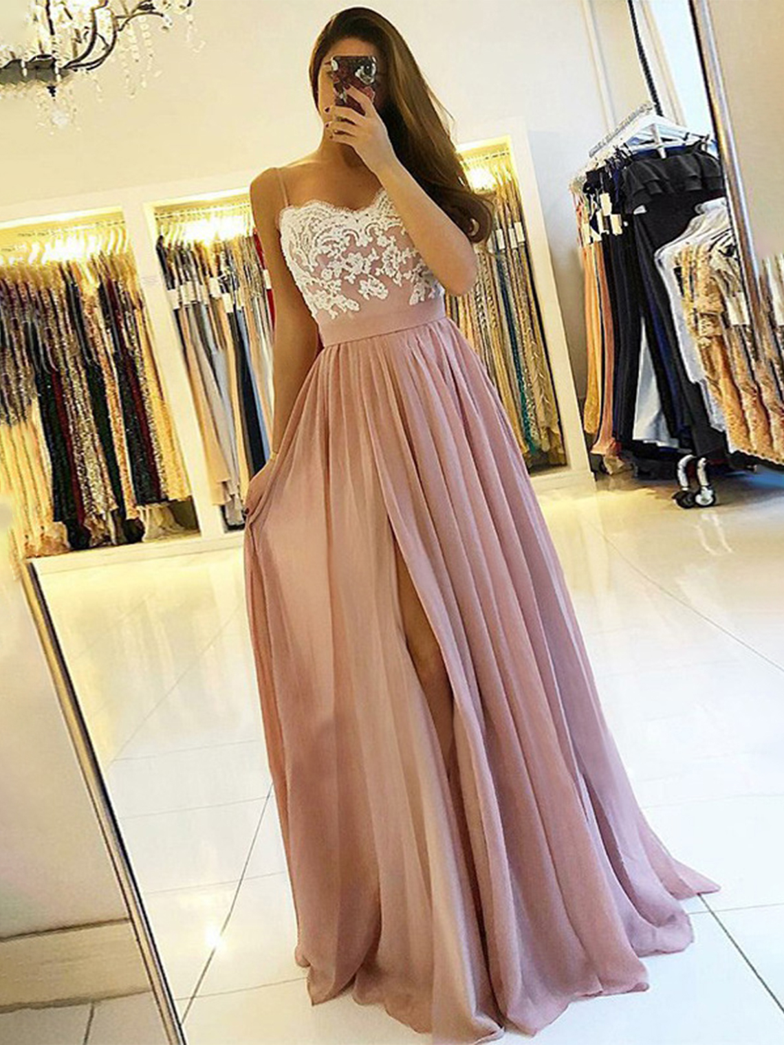 A-line/Princess Sleeveless Chiffon Prom Dress Split Appliqued