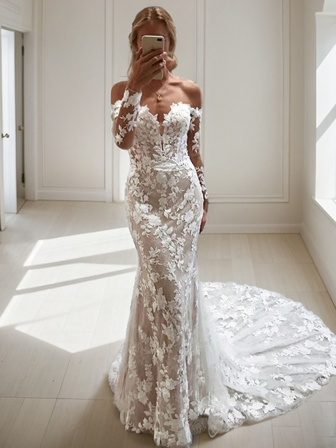 Sheath Off the Shoulder Lace With Appliques Ivory Wedding Dress