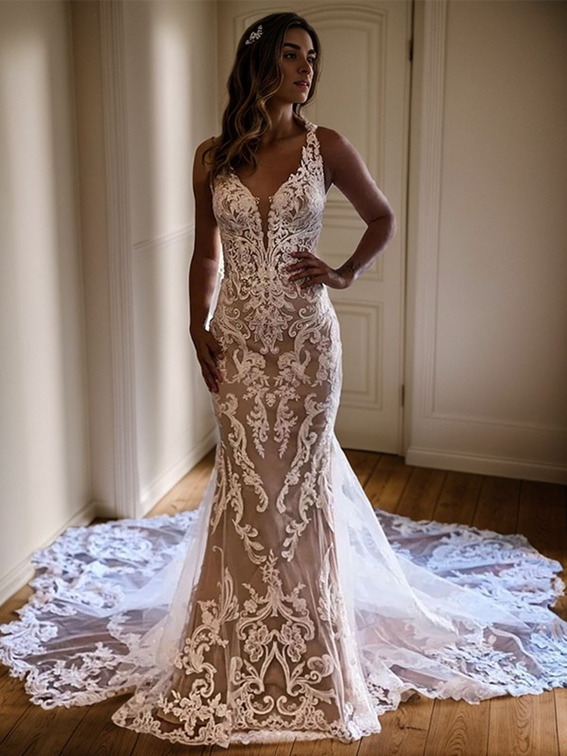Sexy Sheath Lace V Neck Sleeveless With Appliques Ivory Wedding Dress