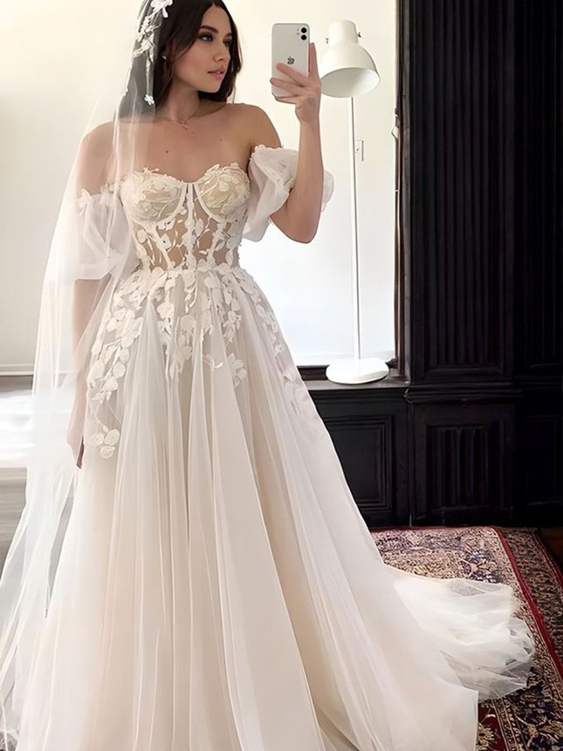 A line Tulle Sweetheart Short Sleeves With Appliques Wedding Dresses