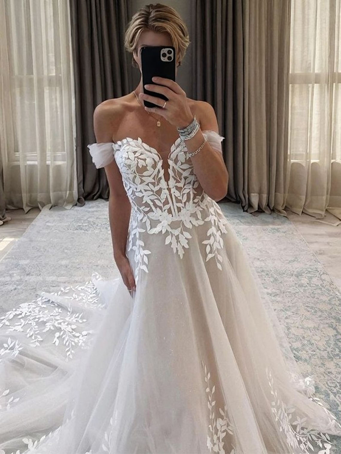 Sexy A line Tulle Sleeveless Chapel Train With Appliques Wedding Dress