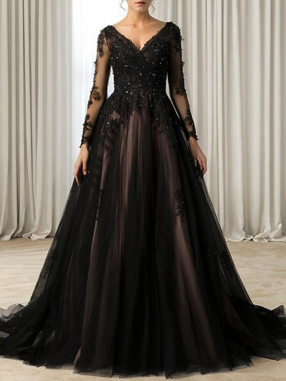 A line Tulle V Neck Long Sleeves With Appliques Black Wedding Dresses