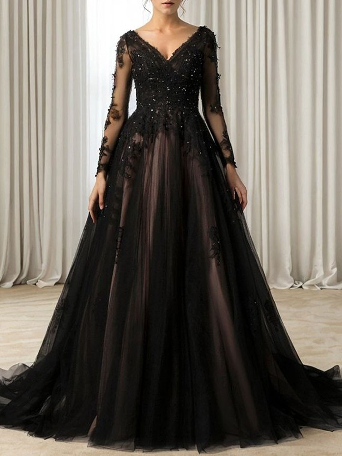 A line Tulle V Neck Long Sleeves With Appliques Black Wedding Dresses