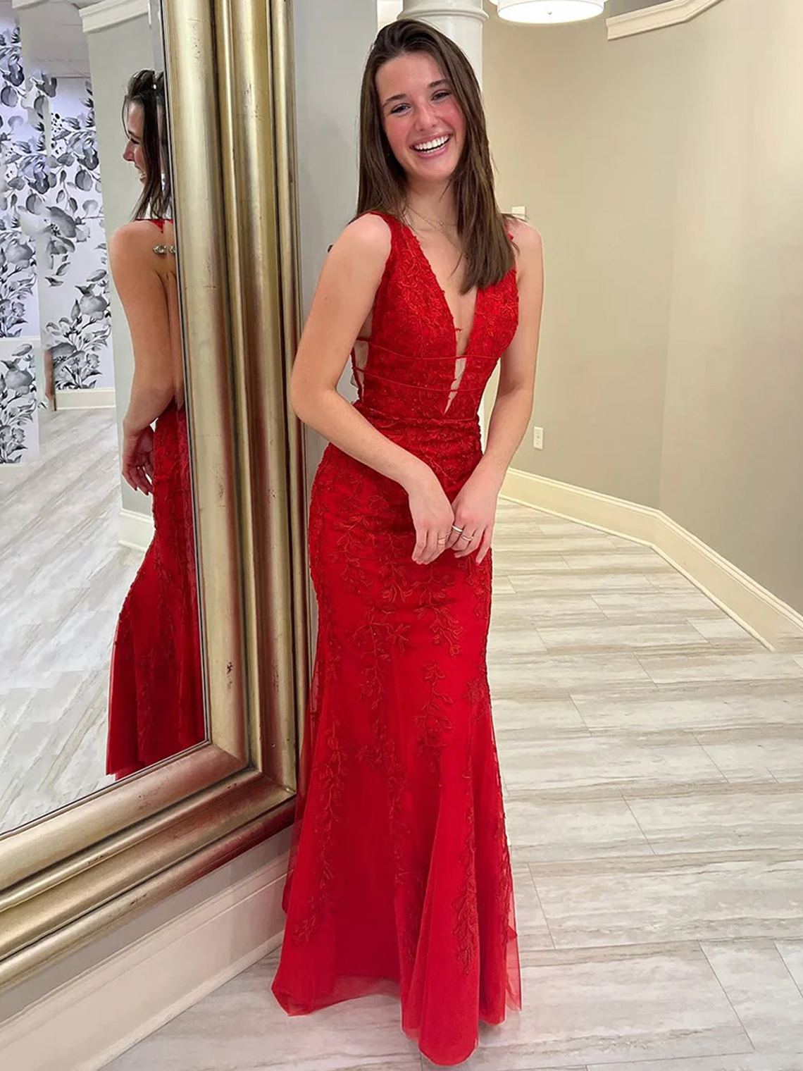 Sexy Mermaid Tulle Lace V-neck Appliques Backless Long Prom Dress