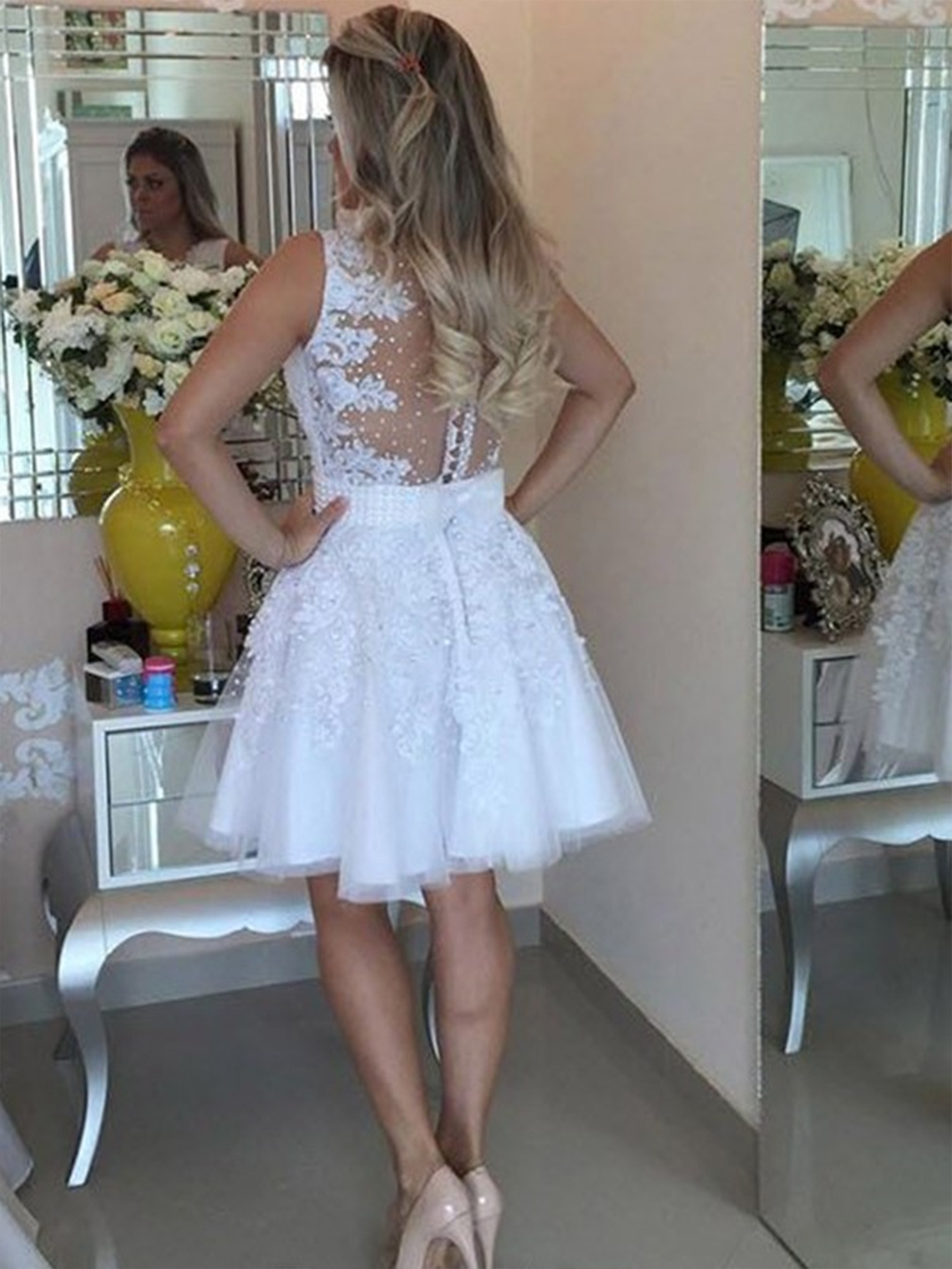 A-Line/Princess Sleeveless V-neck Tulle Beading Short/Mini Dresses