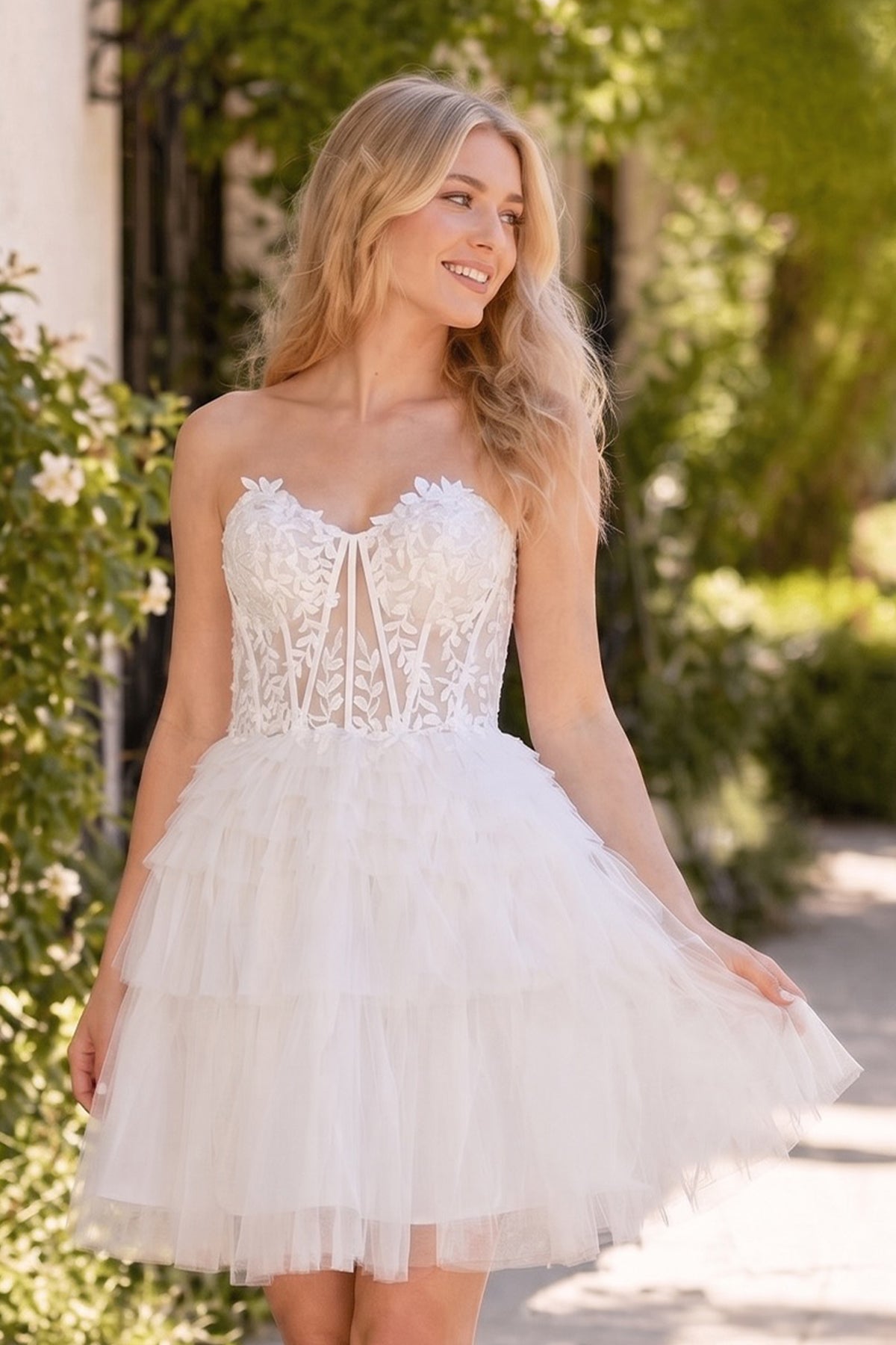 A-Line Sweetheart Lace Short Homecoming Dresses