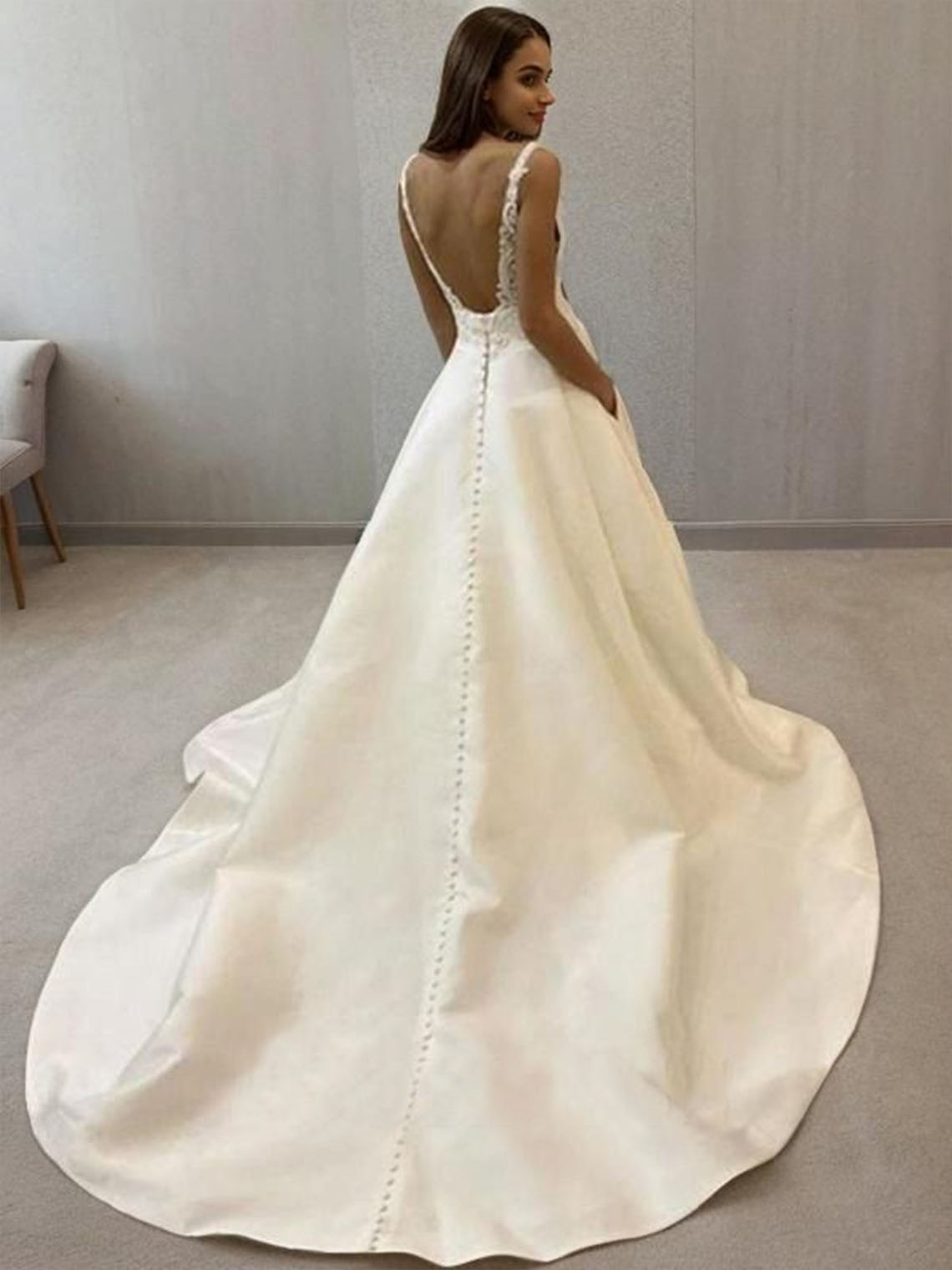  A-Line/Princess Satin V Neck Sleeveless White Wedding Dresses