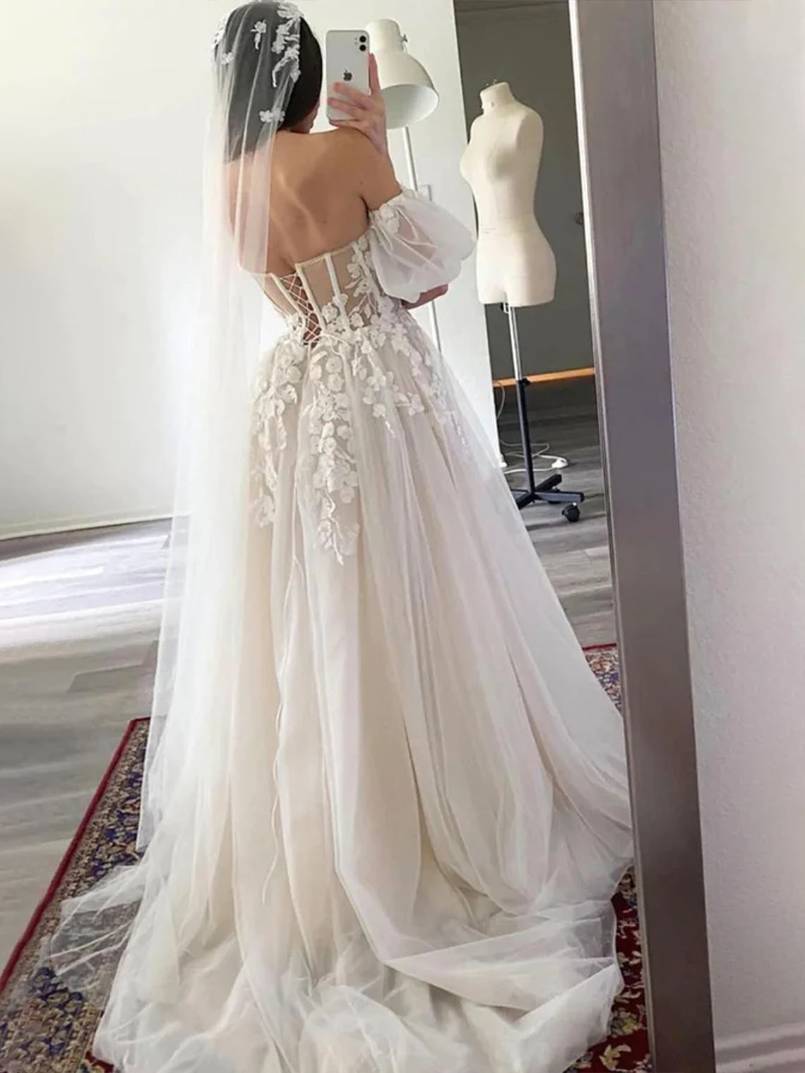 A line Tulle Sweetheart Short Sleeves With Appliques Wedding Dresses