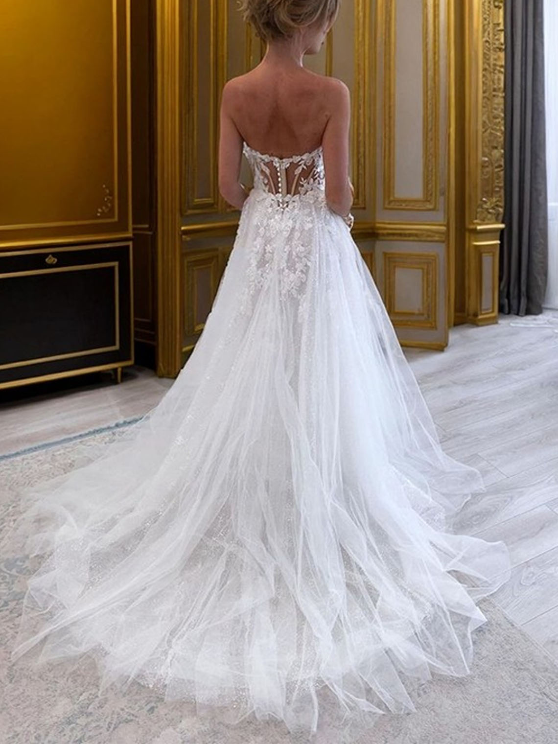 A line Tulle Sweetheart Sleeveless With Appliques Wedding Dress