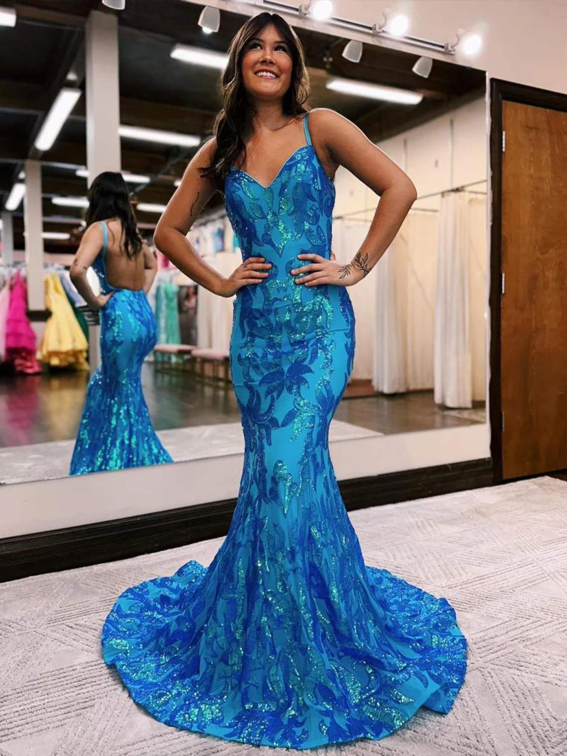 Glitter Tight Mermaid V-neck Backless with Aqqliques Prom Dress