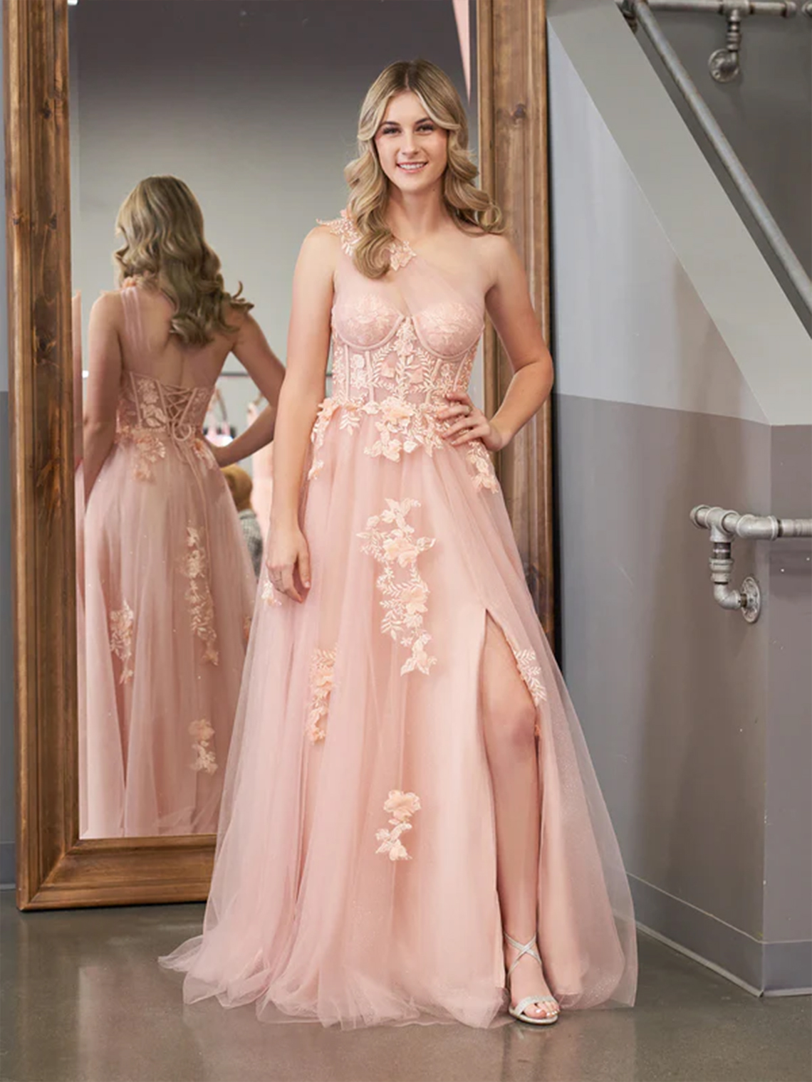 A Line Tulle One Shoulder Long Sleeveless with Appliques Prom Dress